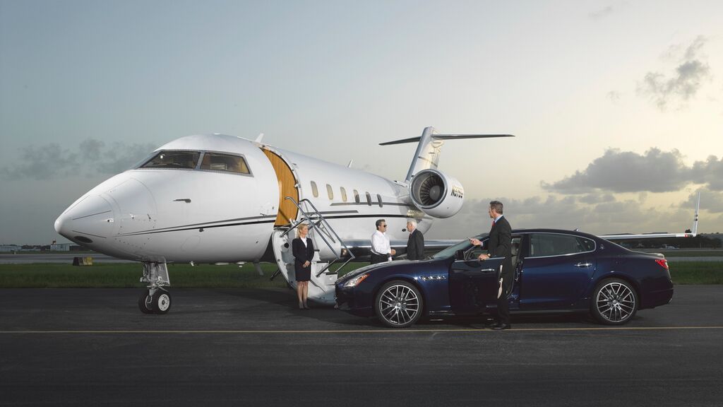 Wishlist: A JetSmarter membership, Paul Smith monogrammed wallet & more
