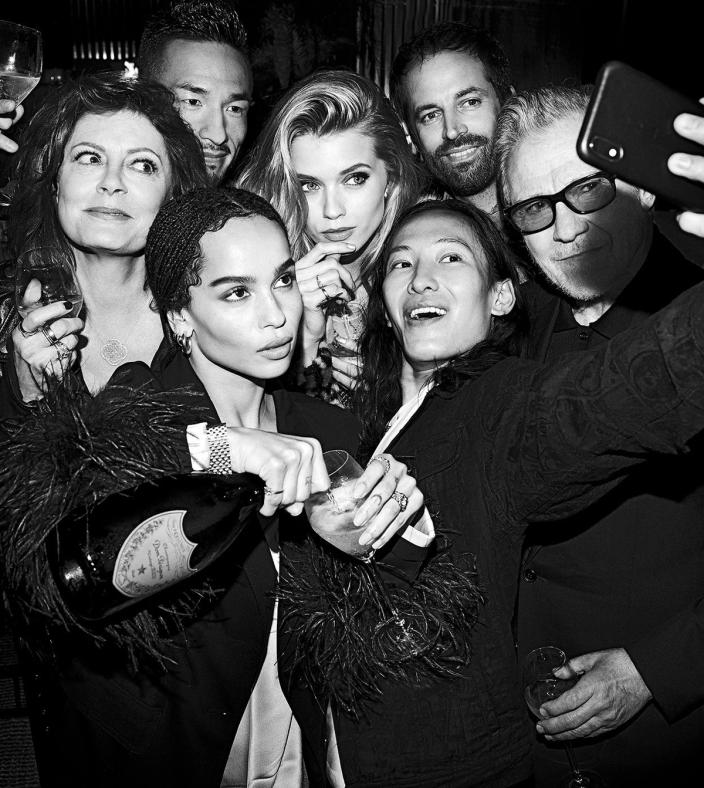 lenny-kravitz-assemblage-selfie
