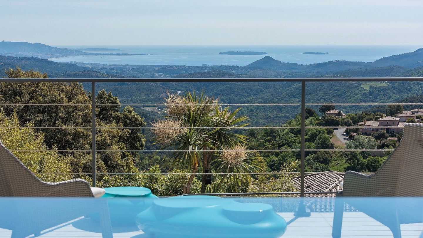 Property of the Week: French ocean-view villa