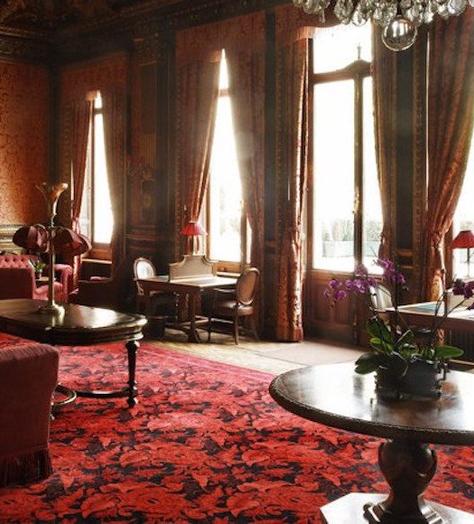 A gentleman’s guide to the Parisian members’ club