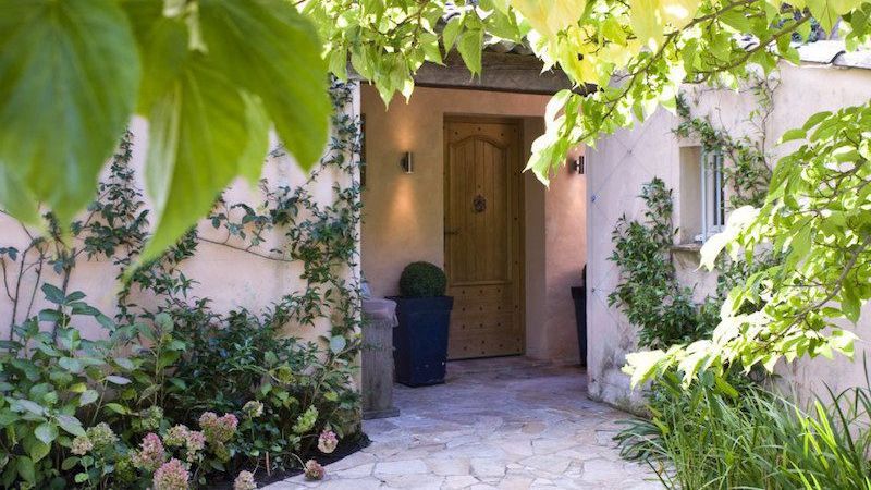 The last minute luxury villa you need to get your hands on