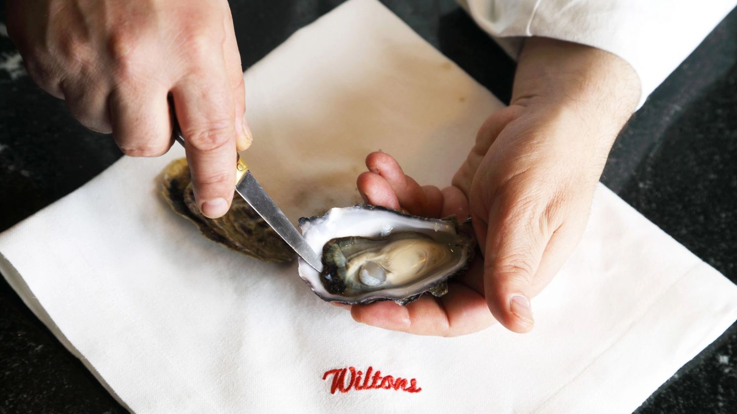 A top oyster chef explains how to serve the shellfish at home