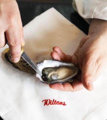 A top oyster chef explains how to serve the shellfish at home