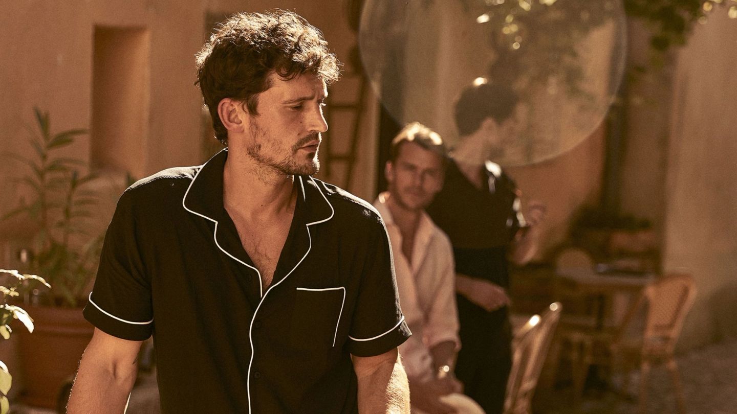 How to style a short sleeve shirt this summer