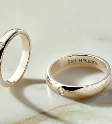 Band together – a guide to choosing wedding bands with De Beers