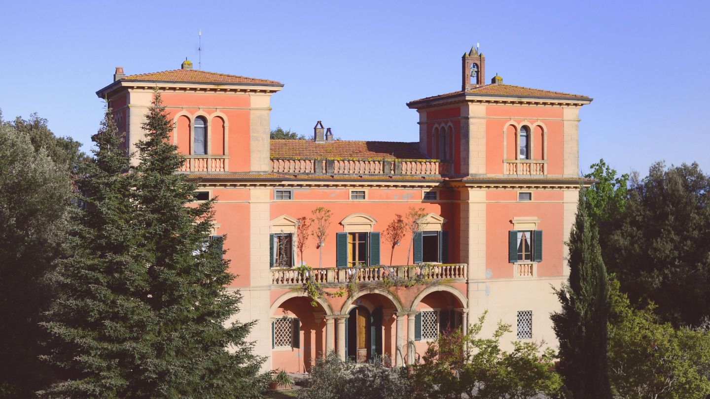 This Italian villa is your next gastronomic getaway