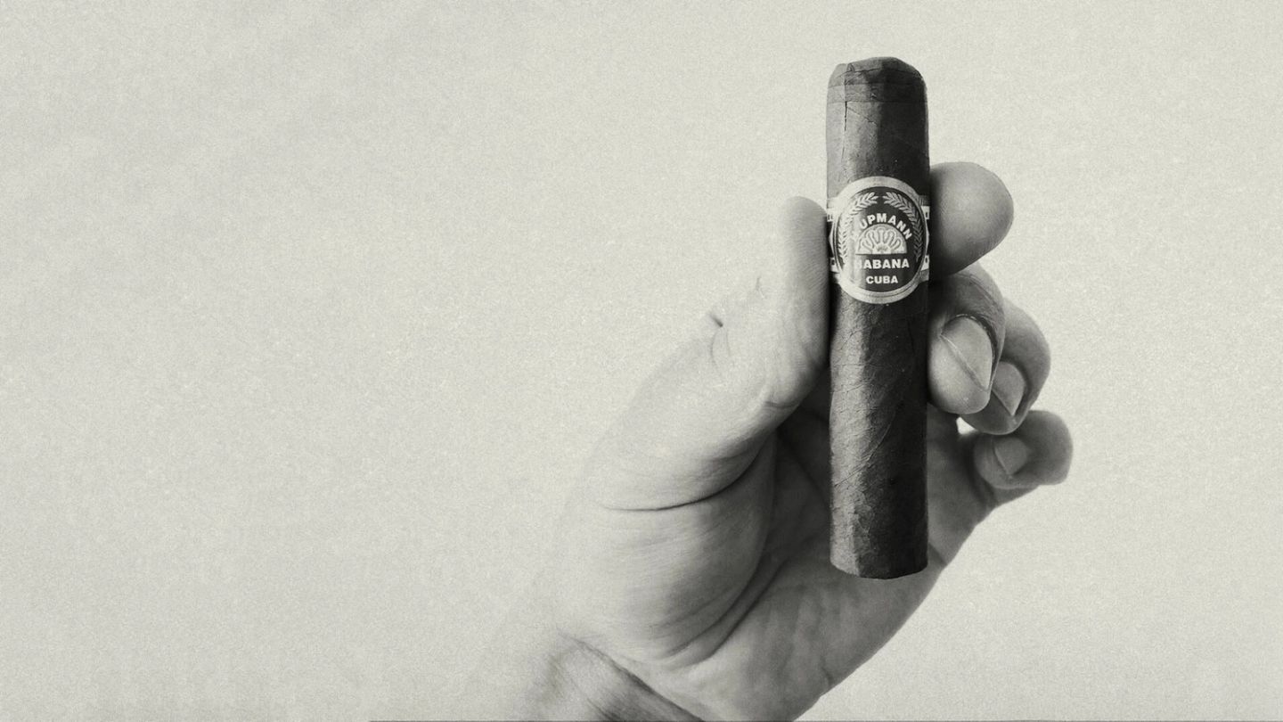 How to smoke a cigar like a ‘Master of Habanos’