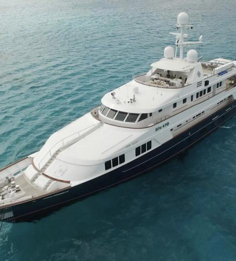 Yacht of the Week: Blu 470