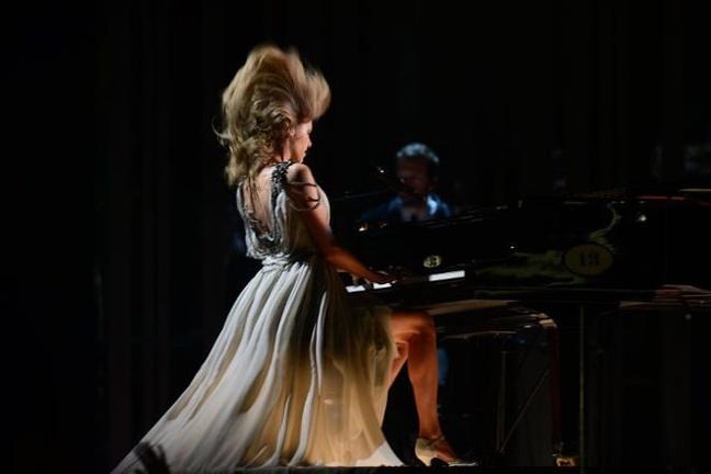 Grammys - Taylor Swift- TGJ.01