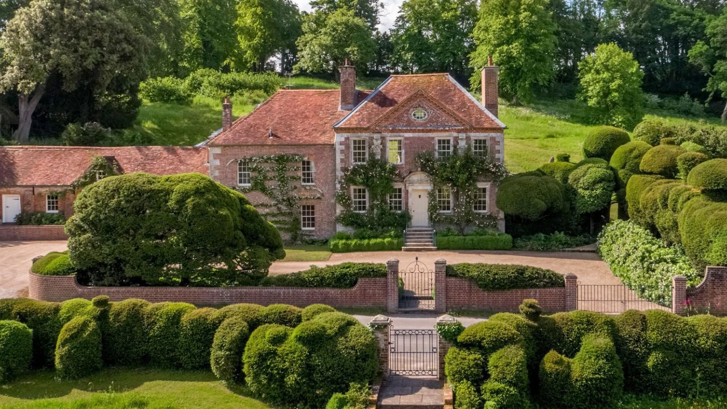 Cecil Beaton’s Reddish House is the quintessential English country escape