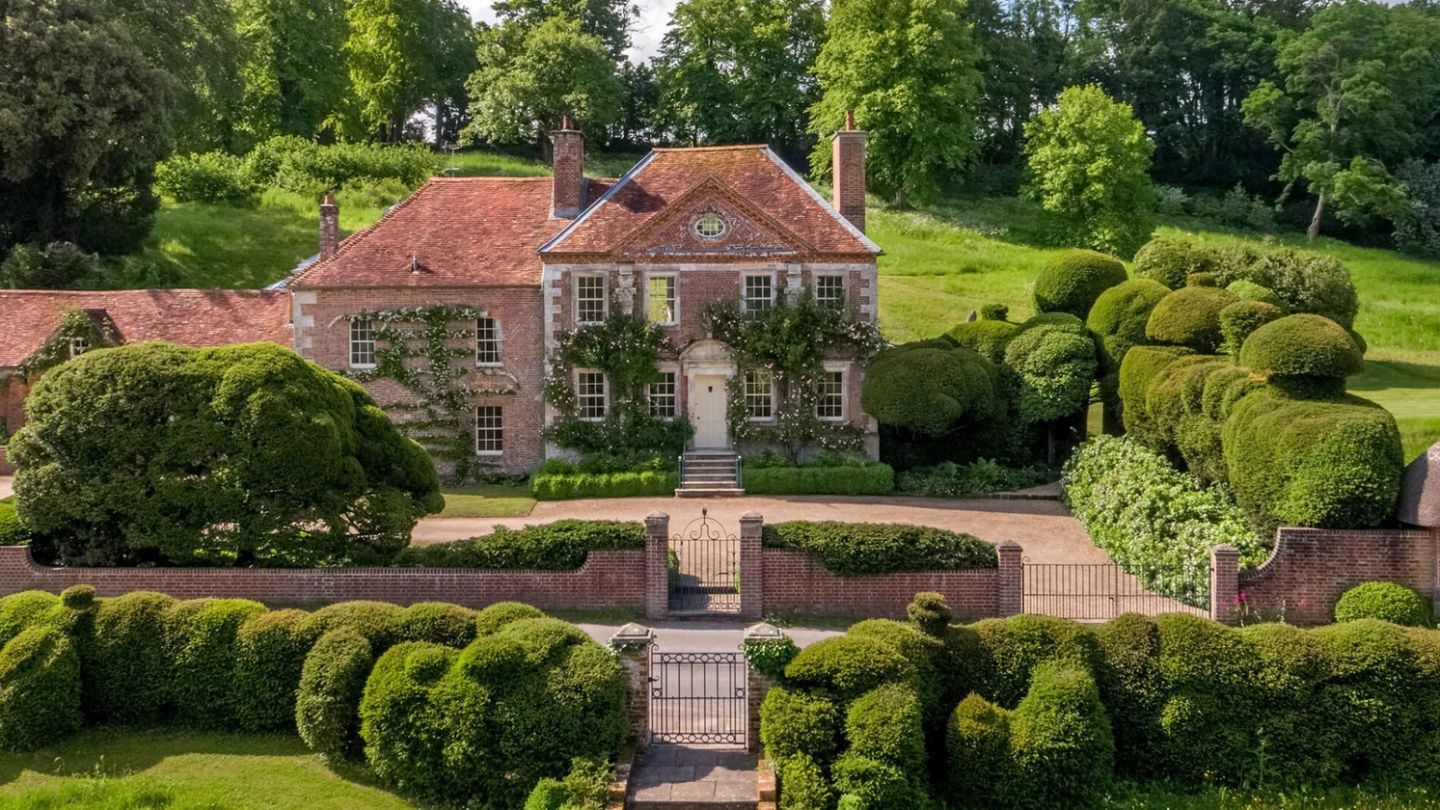 Cecil Beaton’s Reddish House is the quintessential English country escape