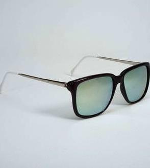 Style – Opaque glasses
