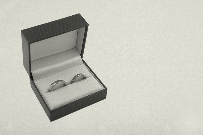 Should a modern man wear a wedding ring?