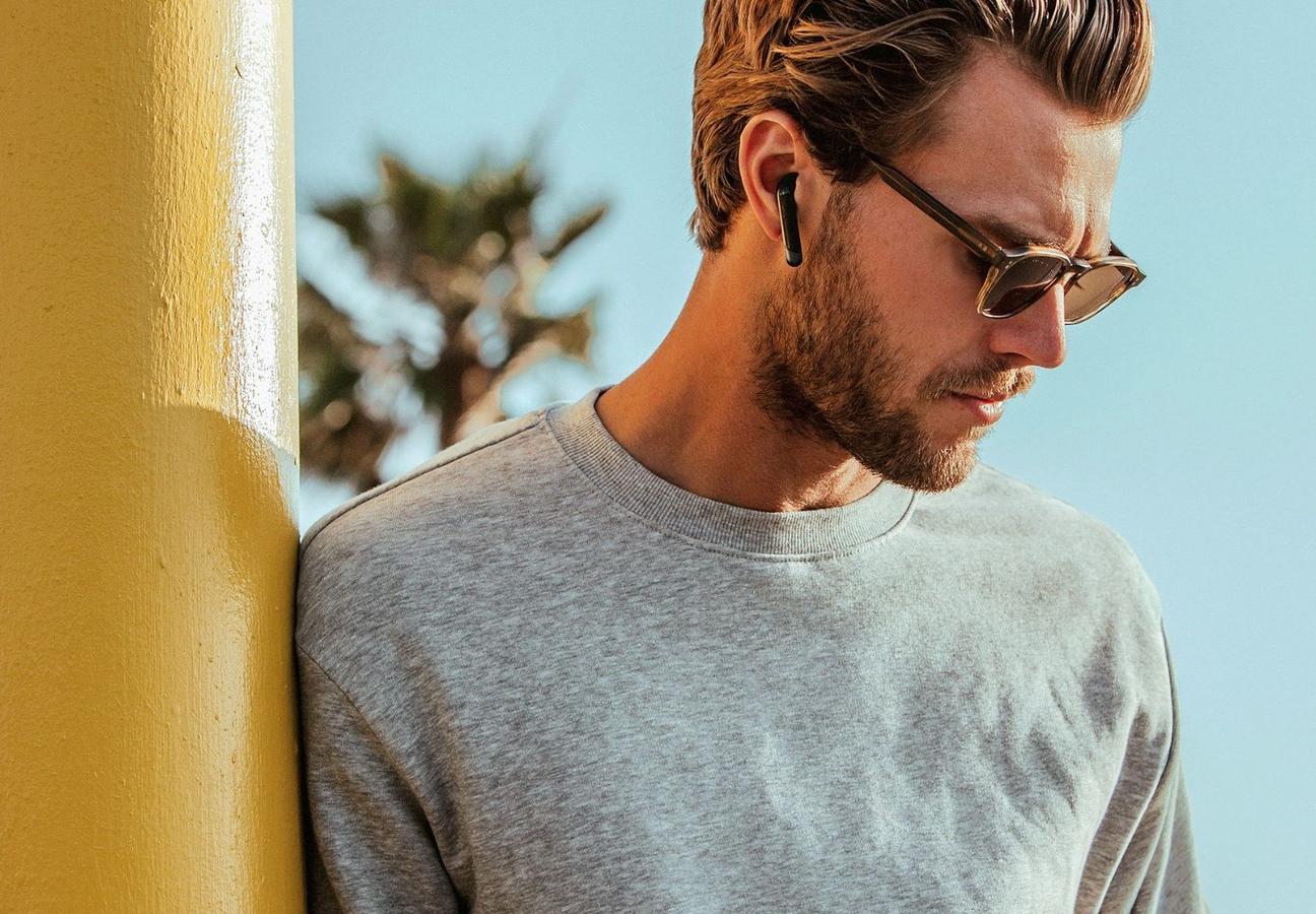 wireless earbuds