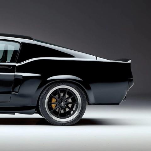 Charge Mustang