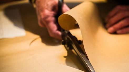 VIDEO: A gentleman’s guide to bespoke shirtmaking