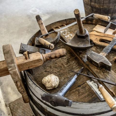 louis xiii cognac barrel making tiercon baptiste loiseau