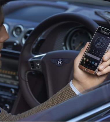 A Gentleman’s Essential – The Phone