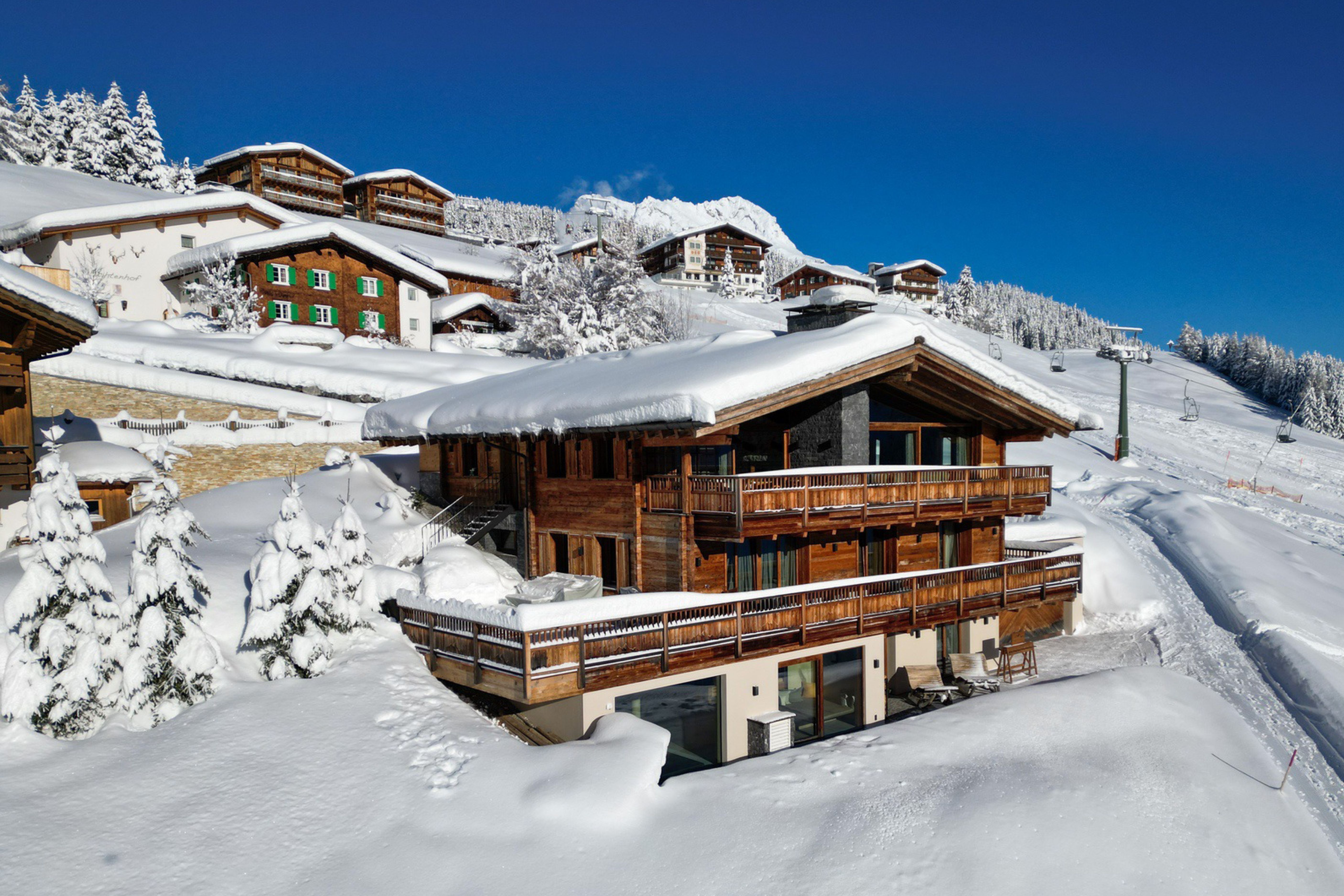Snow-covered exterior of Chalet 1551