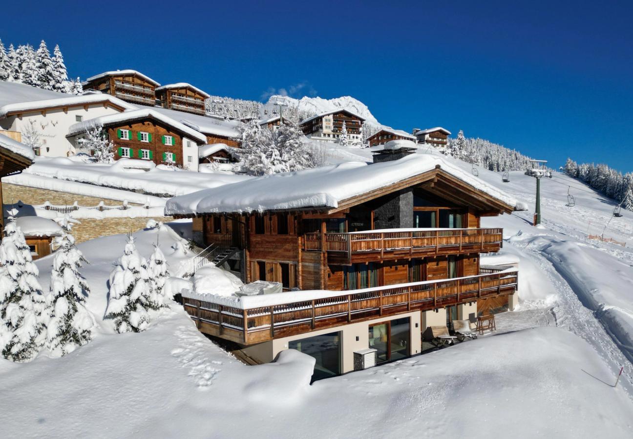 Snow-covered exterior of Chalet 1551