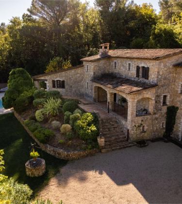 Stone Provençal villa surrounded by gardens at La Retraite