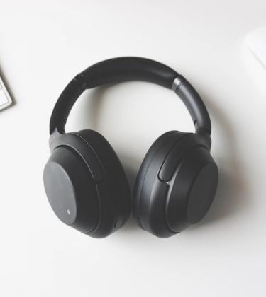 This is what your headphones say about you