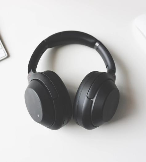 This is what your headphones say about you