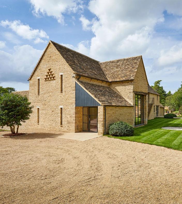 bagpath court barn