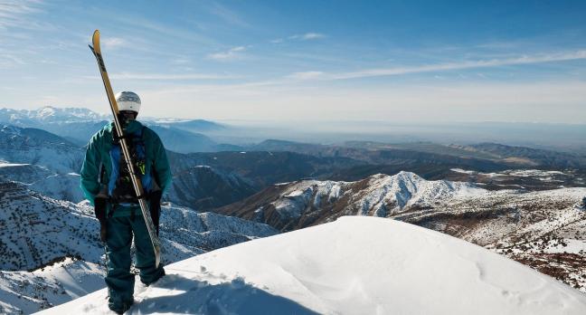 Man skiing