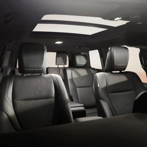 Toyota Land Cruiser seats and sun roof