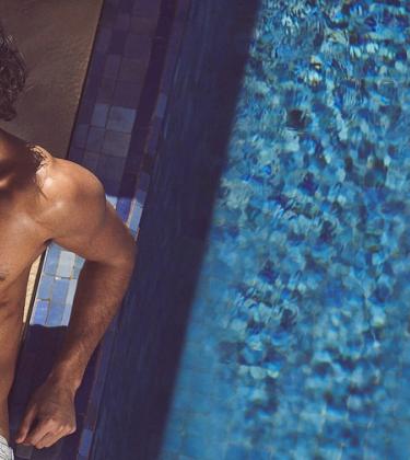 self-tanning men