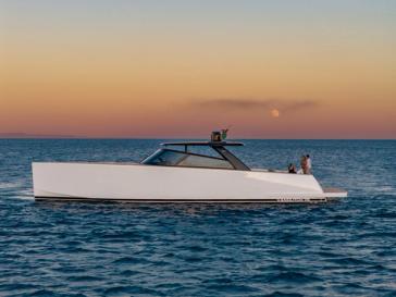 Yacht of the week: The VanDutch 75