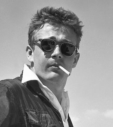 The sunglasses worn by these 6 iconic men