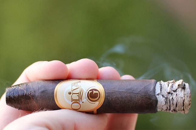 Oliva Cigar The Gentleman's Journal