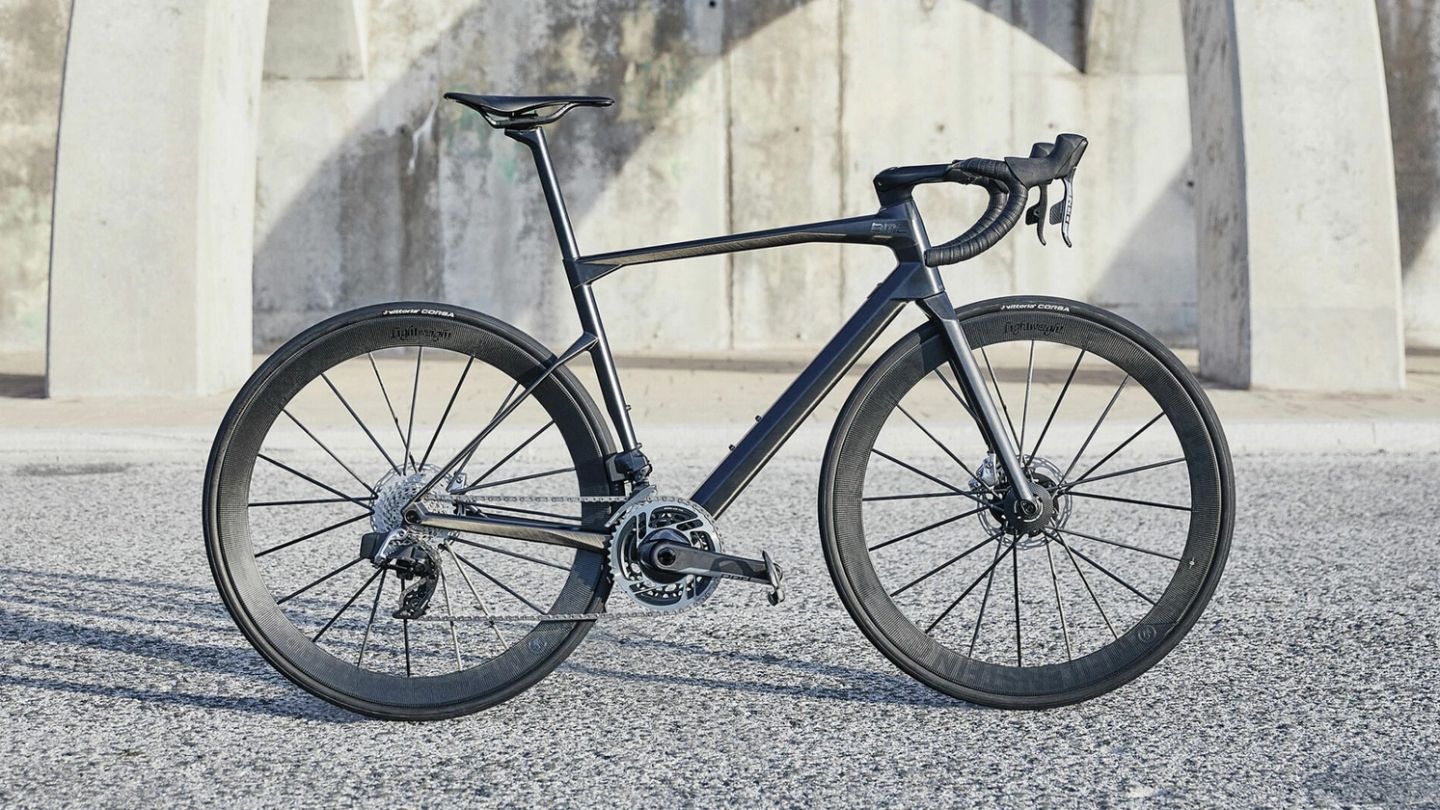 Is the BMC Masterpiece the most beautiful carbon bike ever?