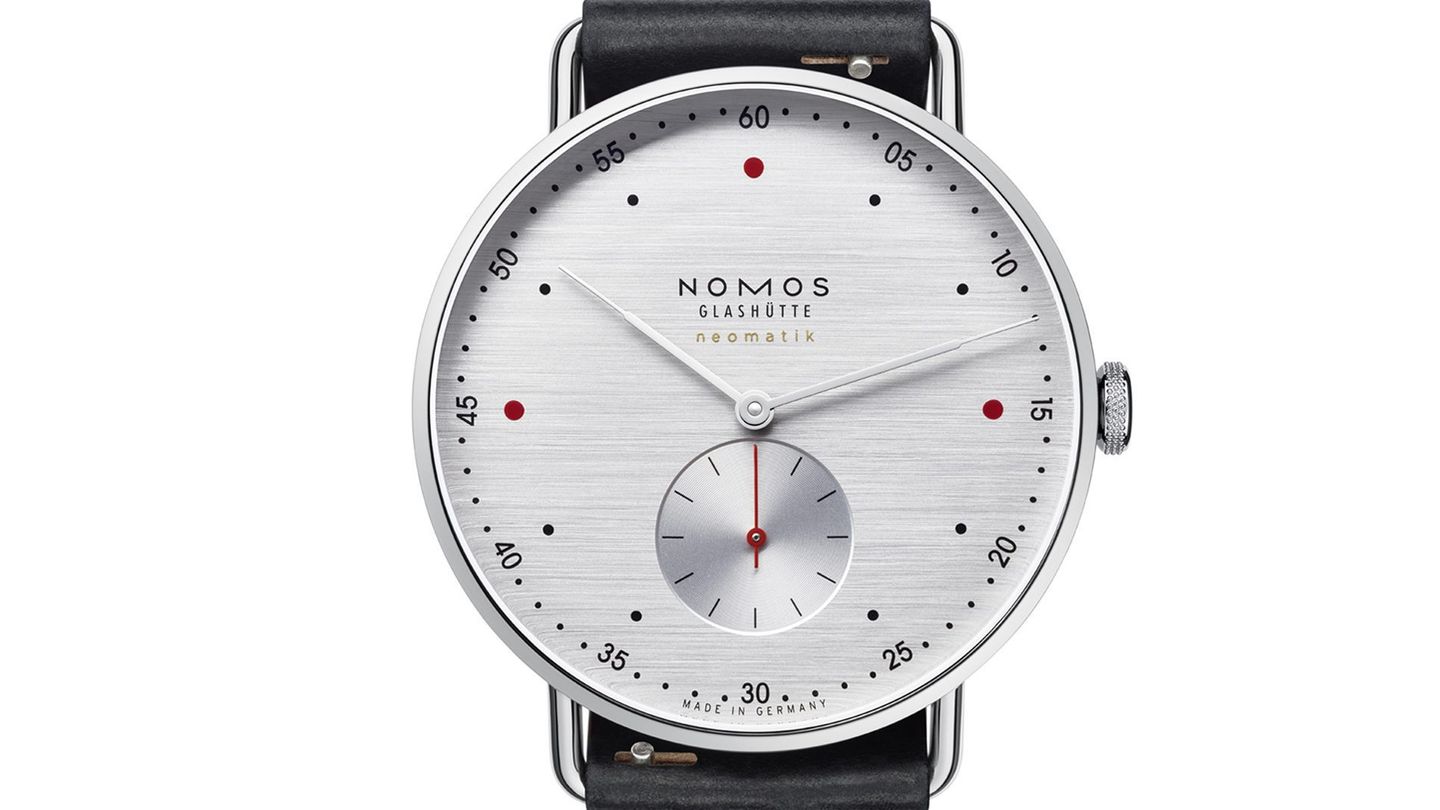 NOMOS Glashütte’s Metro neomatik 39 silvercut is sleek yet strong