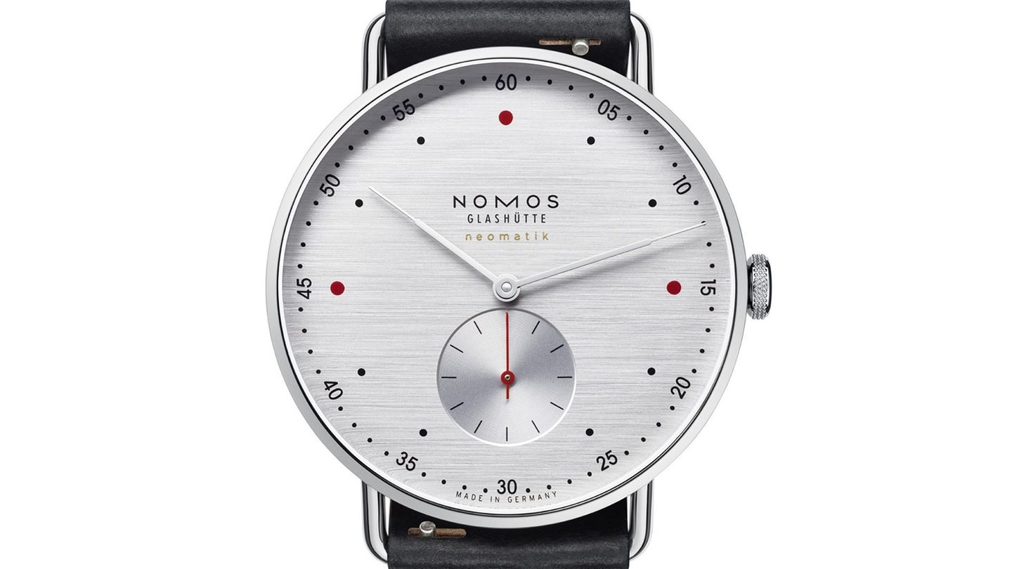 NOMOS Glashütte’s Metro neomatik 39 silvercut is sleek yet strong