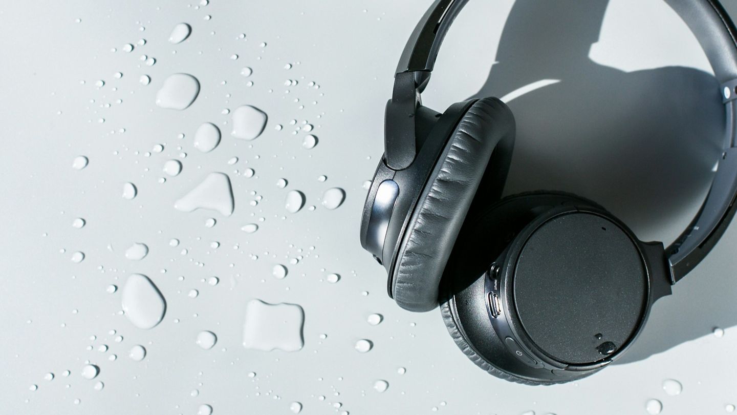 Reasons To Get Noise-Cancelling Headphones