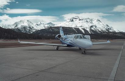 The Alpine Hangar: ski sets and their winter jets