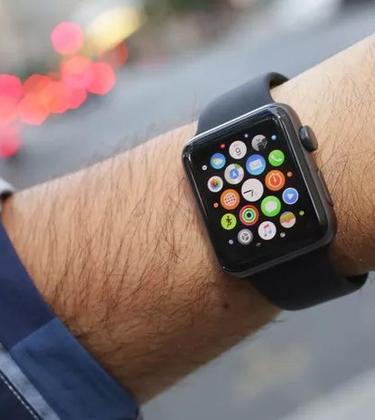 5 reasons why a classic timepiece will always be better than an Apple Watch