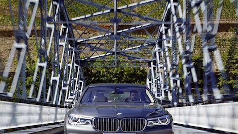 REVIEW: exploring the BMW 7 Series… and its party trick