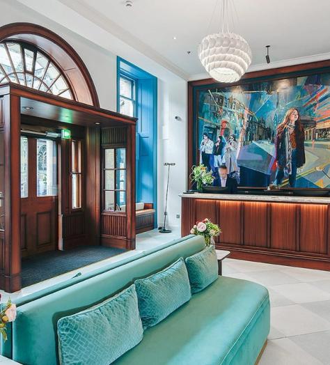Step inside Cheval Old Town Chambers, a luxury residence in the heart of Edinburgh