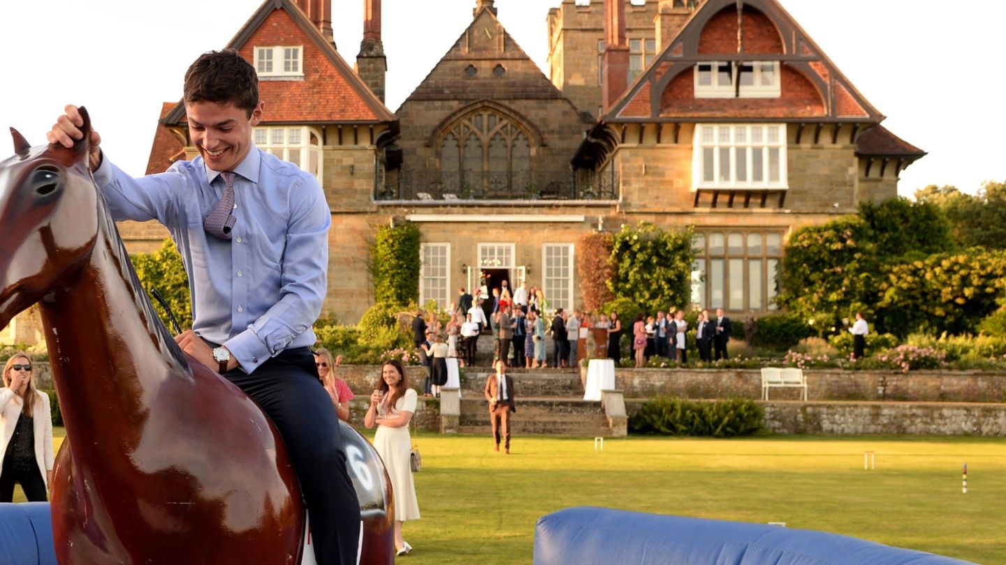 Luxury bookmaker Fitzdares reveals the most influential young people in racing