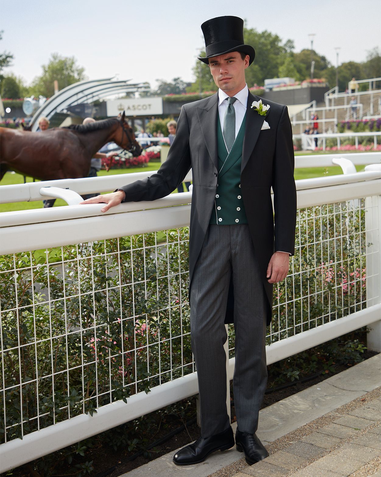 How To Tie A Formal Ascot For Proper Traditional Morning Wear