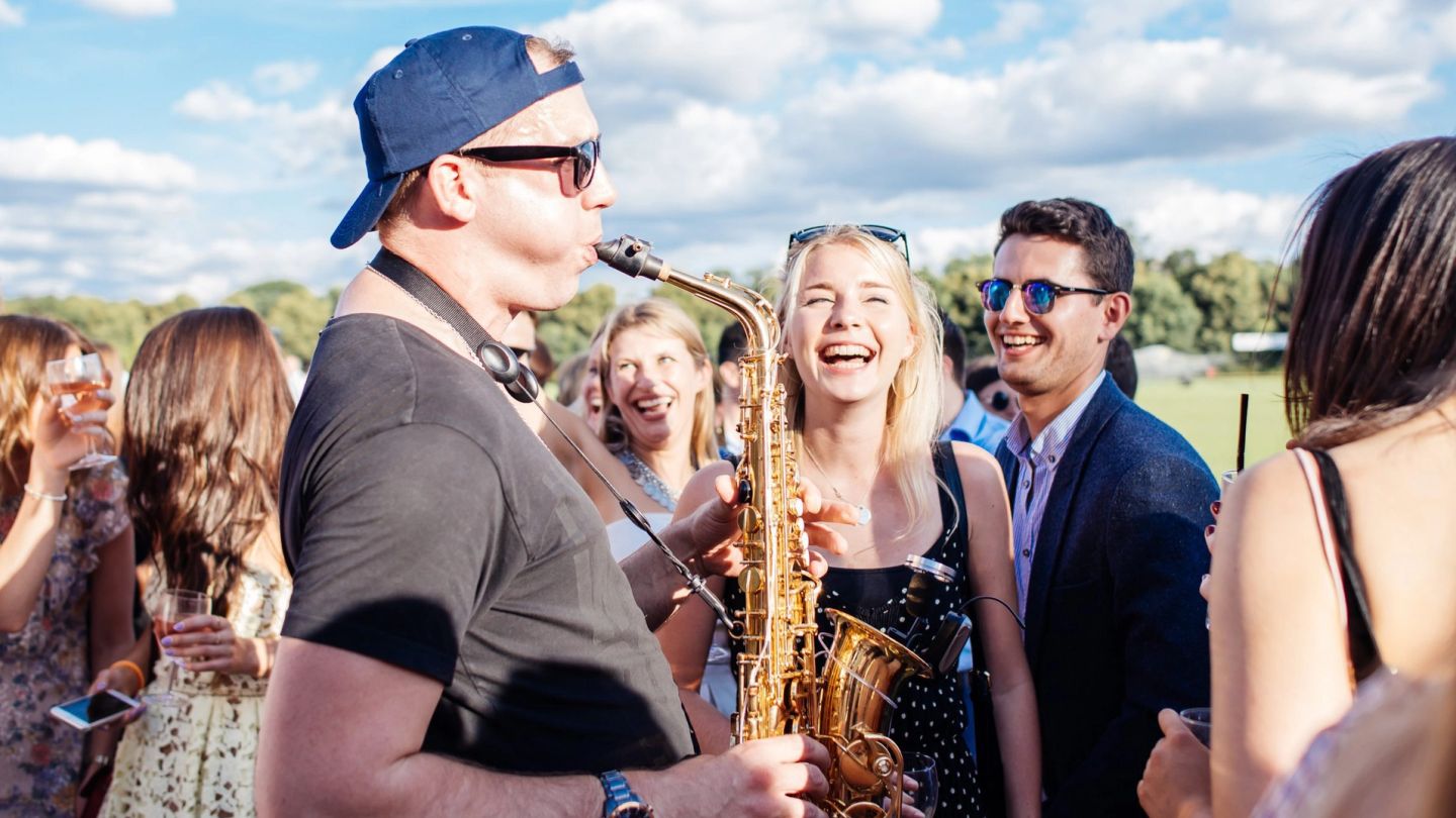 Save the last days of summer with this exclusive dating event
