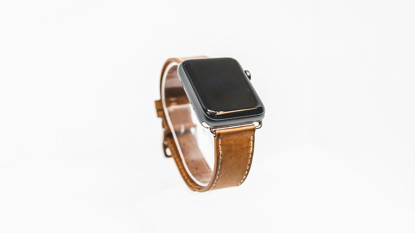 How Does A Smartwatch Work Without A Phone?