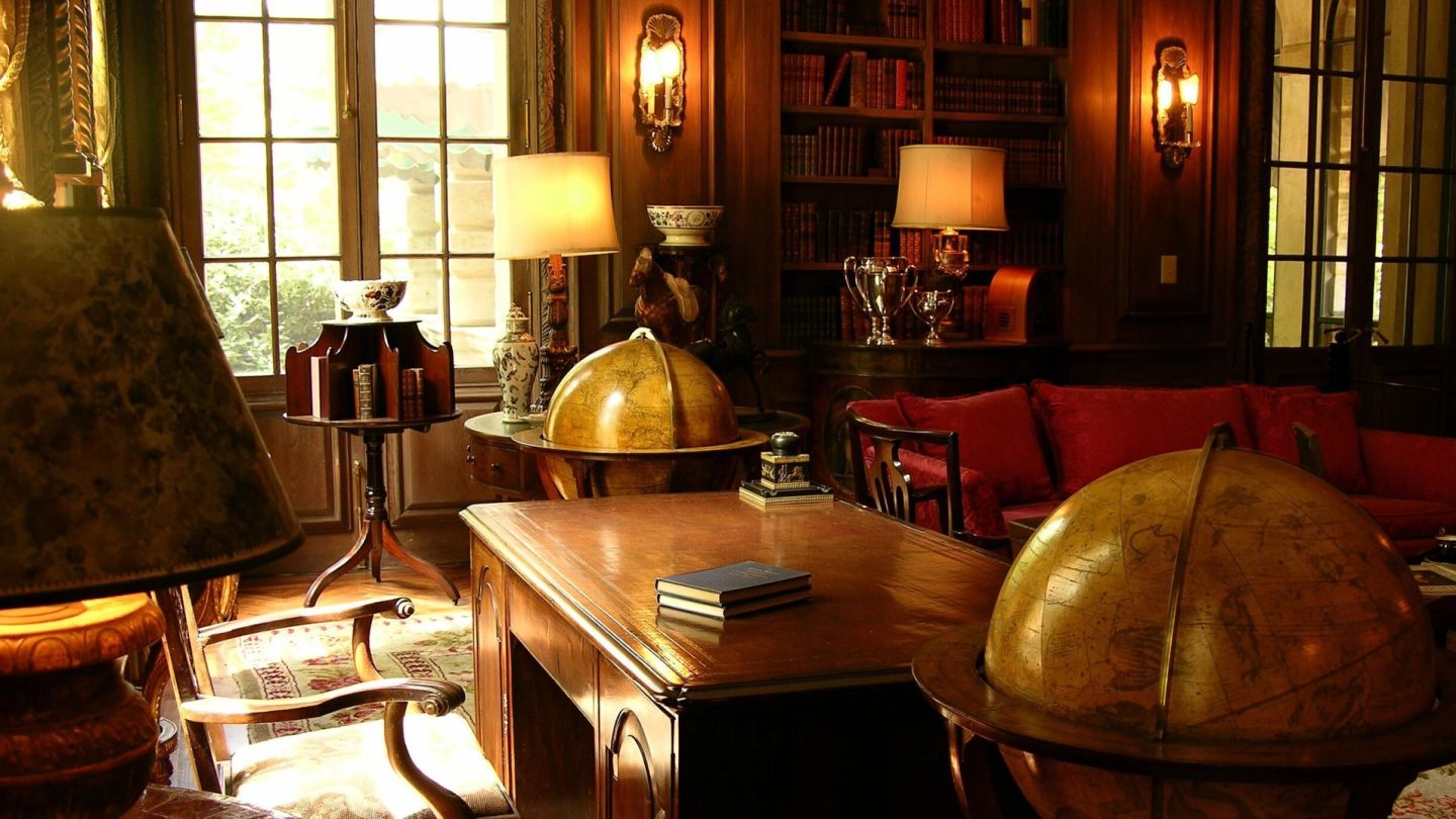Five key pieces to bring life to a gentleman’s study
