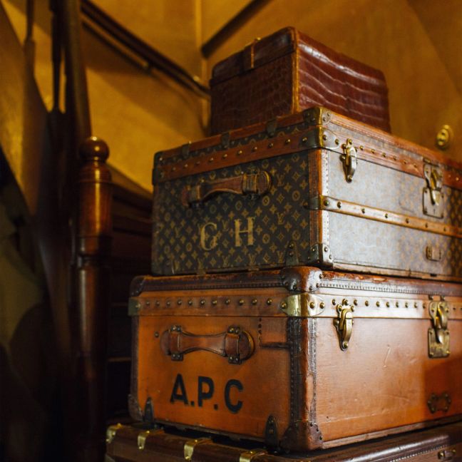 LV LOVE  Campaign furniture, Travel trunk, Vintage luggage
