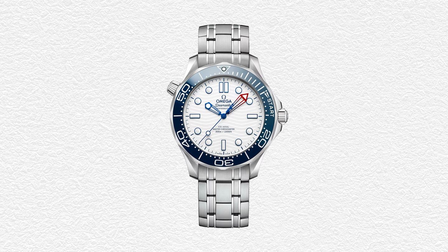 Editor's Picks: Noah jumper, Roger Federer Wilson backpack and Omega Seamaster Diver 300M