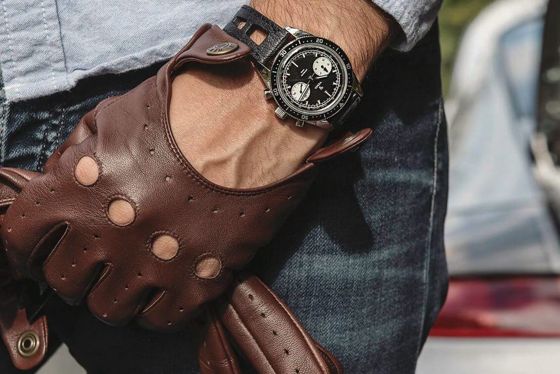 Men's Three-Point Leather Driving Gloves with Wristwatch Cut-out